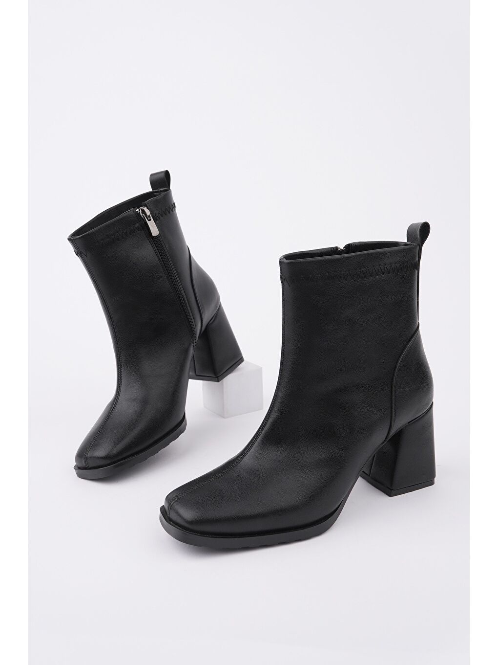 Siyah LUCİE Küt Burun Kalın Topuklu Fermuarlı Kadın Bot-2