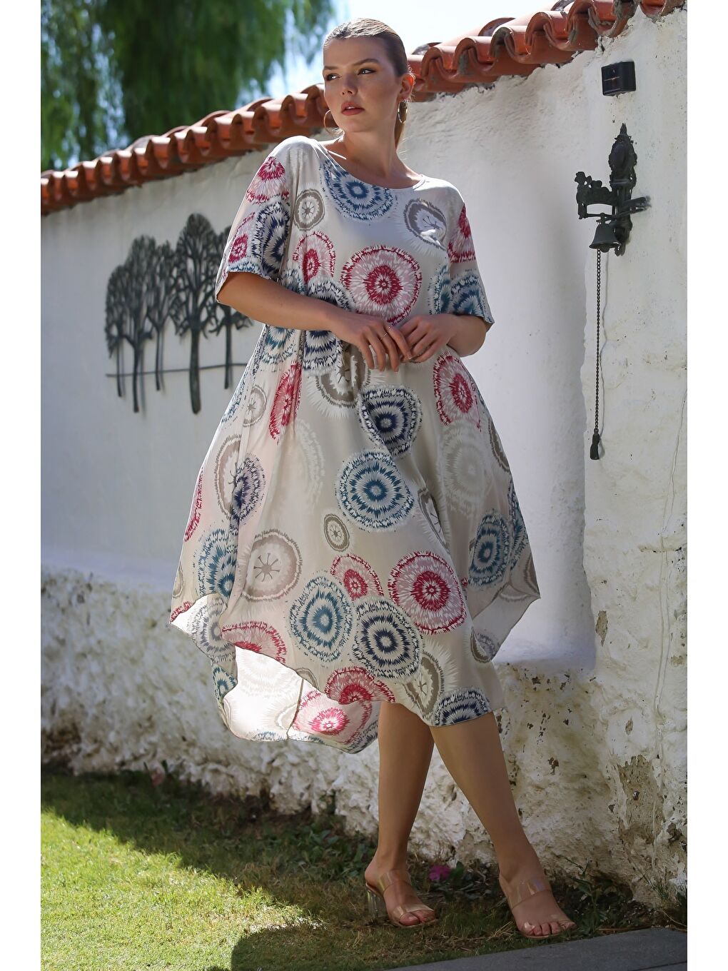 İtalyan Bej Kısa Kol Allover Baskılı Casual Oversize Dokuma Elbise 120 60