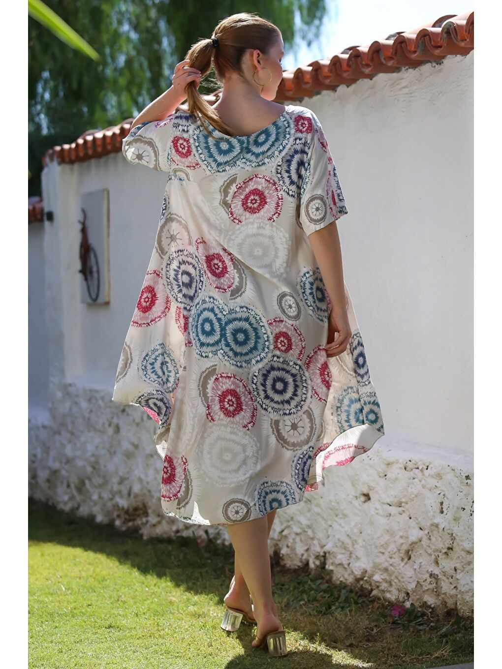 İtalyan Bej Kısa Kol Allover Baskılı Casual Oversize Dokuma Elbise 120 60-1