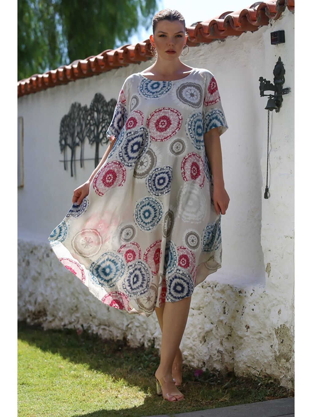 İtalyan Bej Kısa Kol Allover Baskılı Casual Oversize Dokuma Elbise 120 60-3