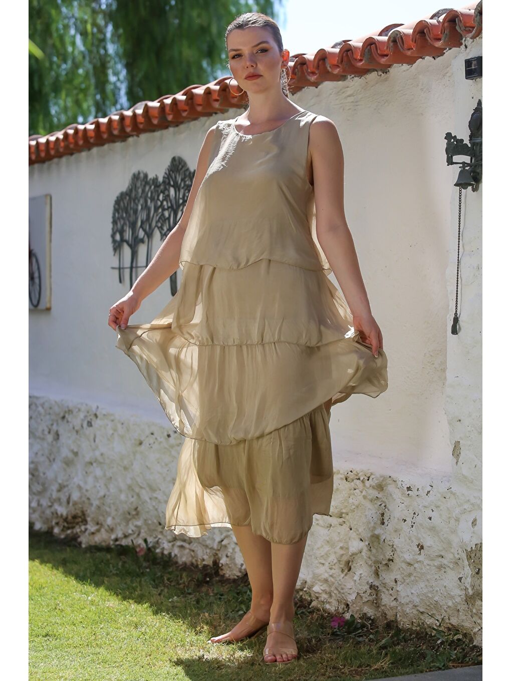 Bej İtalyan Vizon Havuz Yaka Kolsuz Astarlı Katlı Casual İpek Dokuma Elbise 125 55-5