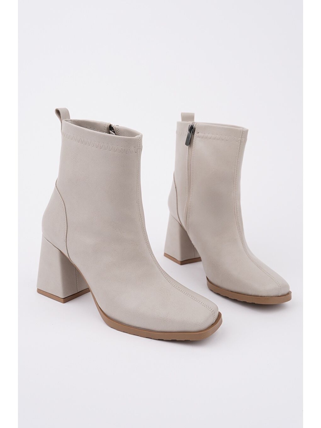 Bej LUCİE Küt Burun Kalın Topuklu Fermuarlı Kadın Bot