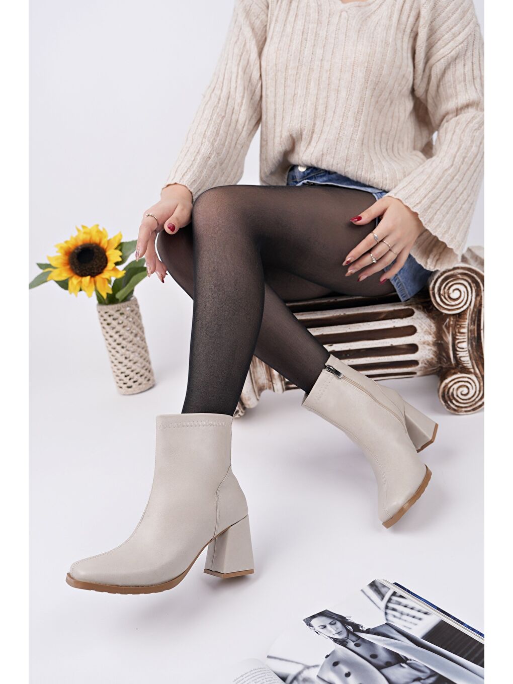 Bej LUCİE Küt Burun Kalın Topuklu Fermuarlı Kadın Bot-3