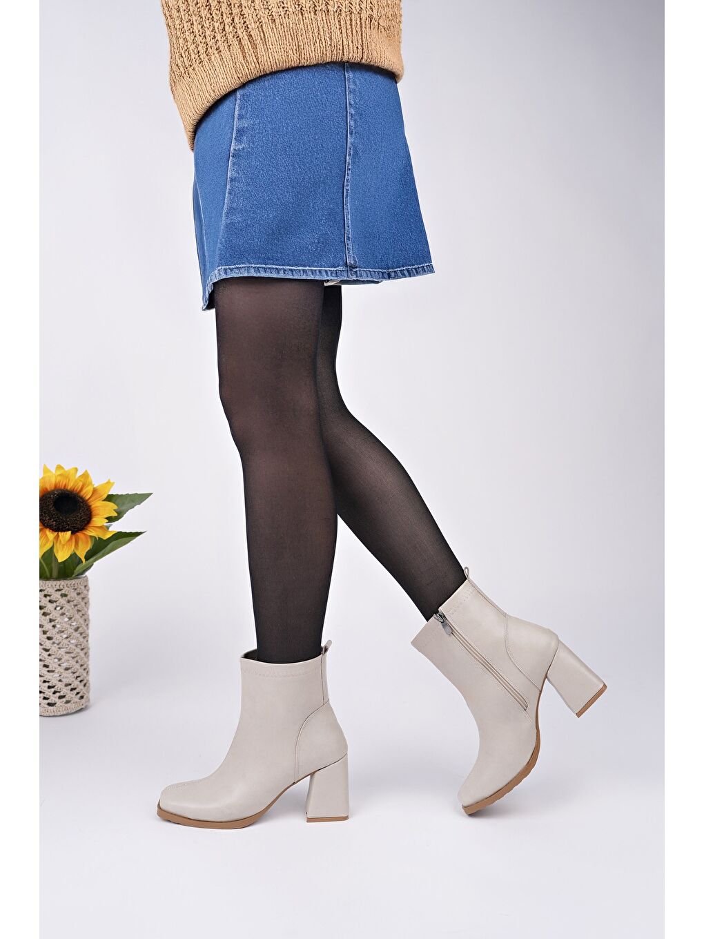 Bej LUCİE Küt Burun Kalın Topuklu Fermuarlı Kadın Bot-5