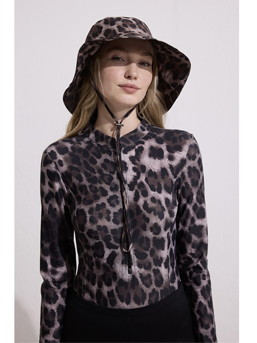 Kahverengi Bağlanabilir Bucket Şapka Leopar