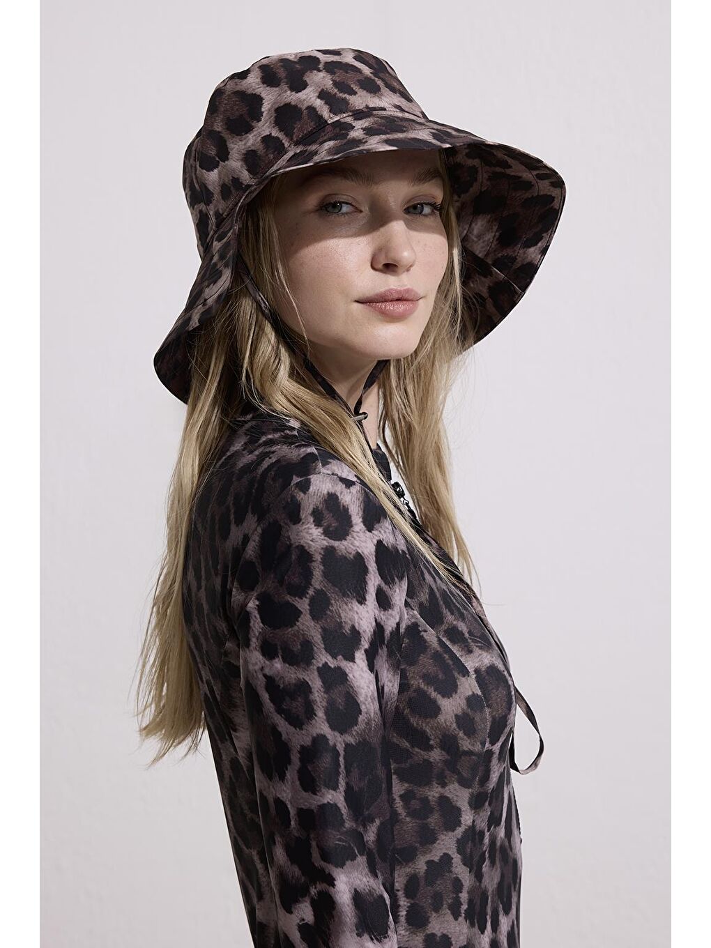 Kahverengi Bağlanabilir Bucket Şapka Leopar-1