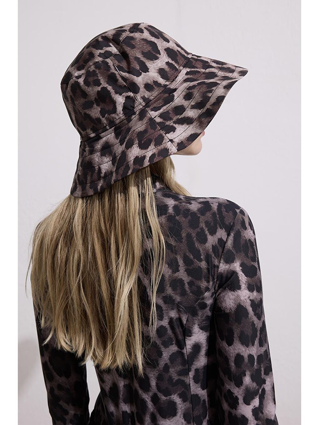 Kahverengi Bağlanabilir Bucket Şapka Leopar-5