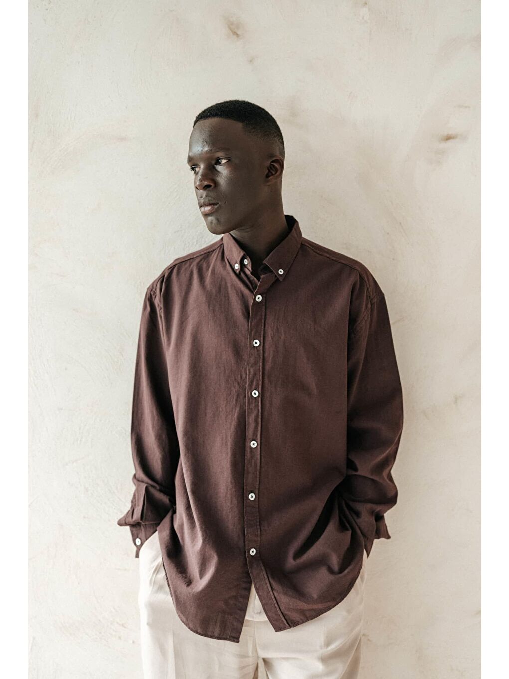 Erkek Relax Fit Rahat Kesim İnce %100 Pamuk Gömlek Kahverengi