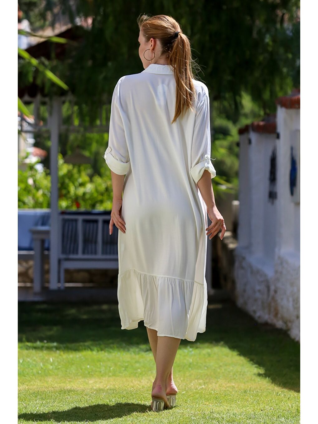 Beyaz Gömlek Yaka Düğmeli Uzun Kollu Eteği Fırfırlı Nakışlı Casual Oversize Dokuma Elbise 120 65-1