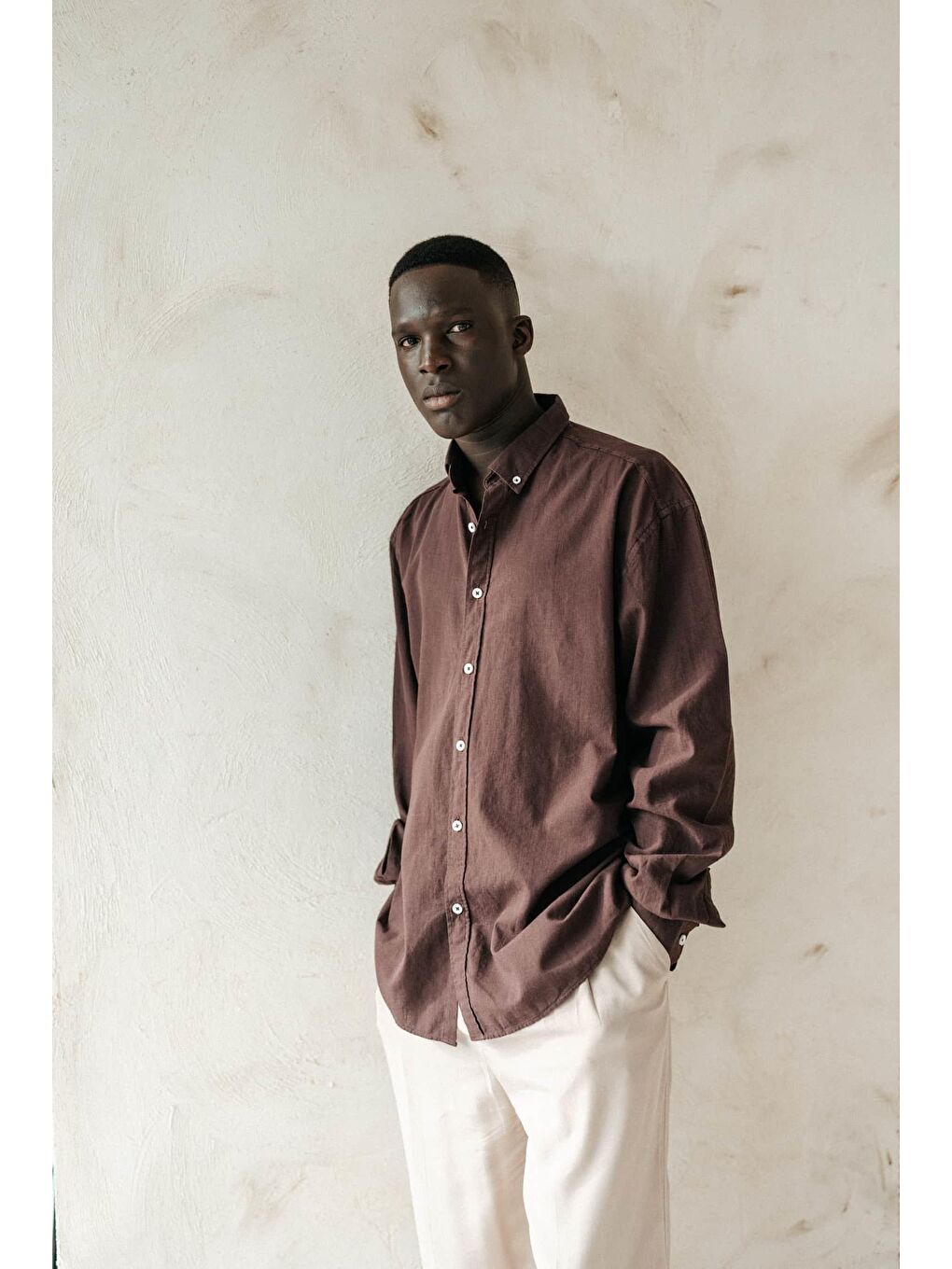 Erkek Relax Fit Rahat Kesim İnce %100 Pamuk Gömlek Kahverengi-4