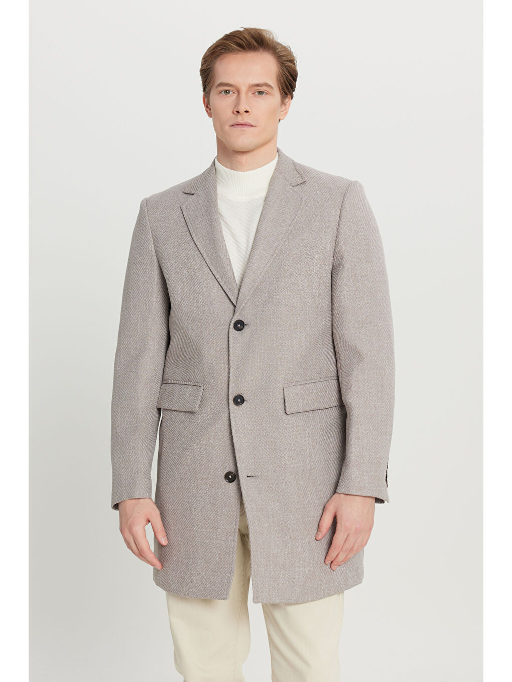 Erkek Bej Standart Fit Normal Kesim Mono Yaka Armürlü Kapak Cepli Palto-2