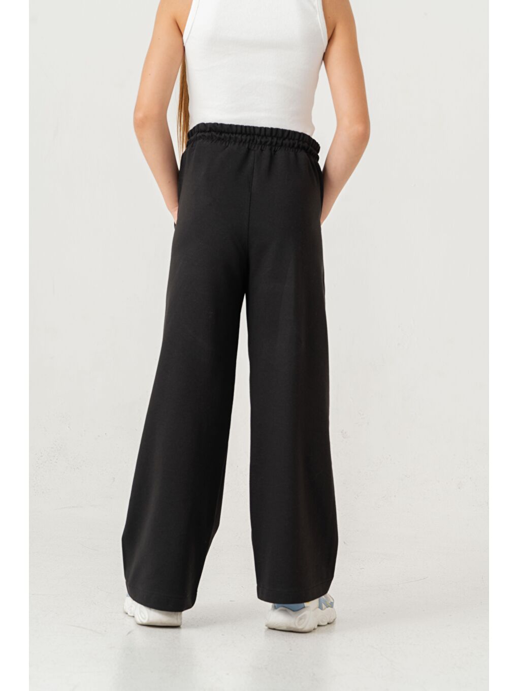 Siyah Sağ Sol Taş Baskılı Geniş Paçalı Kız Çocuk Eşofman Altı-8