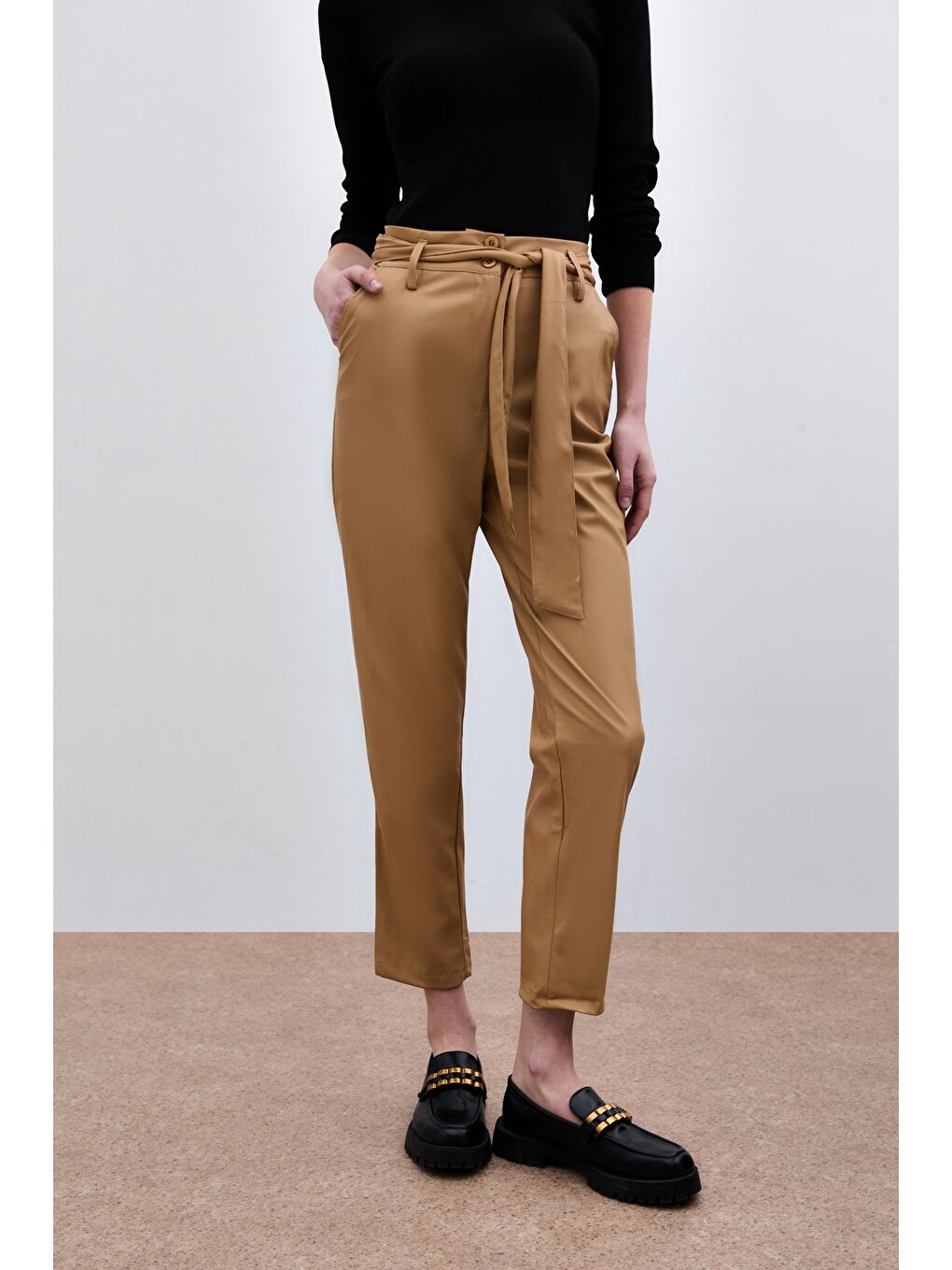 Kuşaklı Deri Pantolon - Bej-3