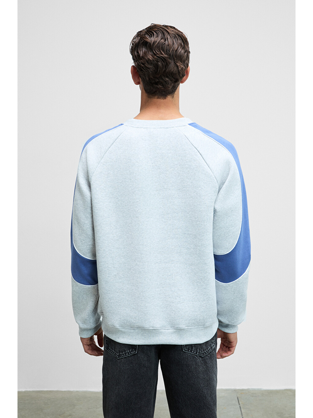 Hercules Erkek Bisiklet Yaka Önü Nakışlı Kolları Biyeli Gri Melanj Sweatshirt-5