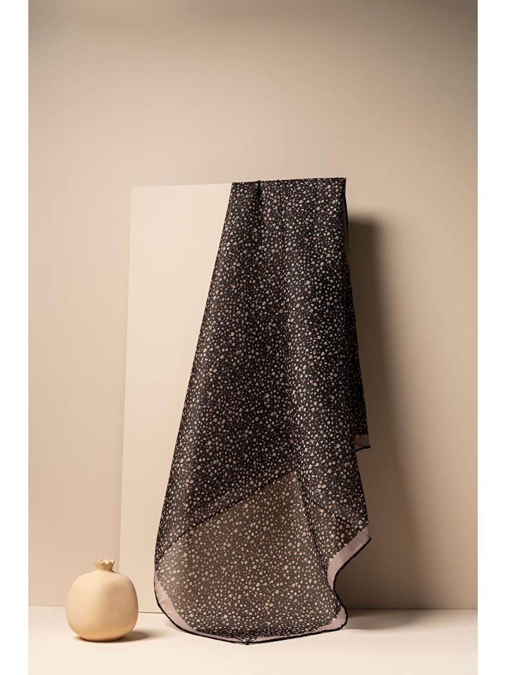 Siyah Kadın Çakıl Desen Pamuksu Soft Eşarp