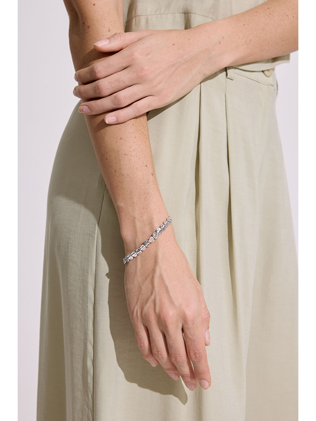 Gri Yassı Toplu Tamtur Bileklik Gümüş-1