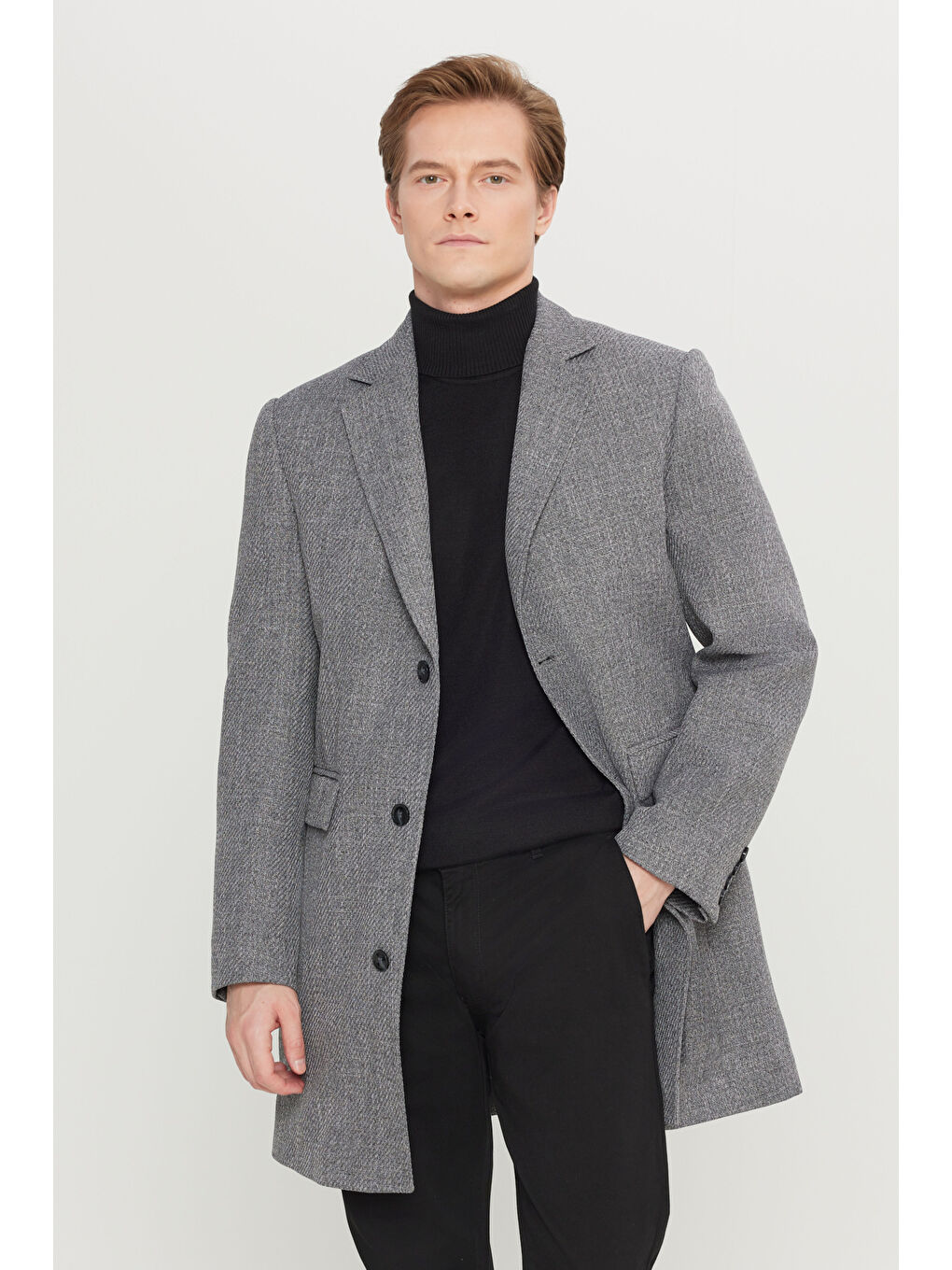 Erkek Antrasit Standart Fit Normal Kesim Mono Yaka Armürlü Kapak Cepli Palto