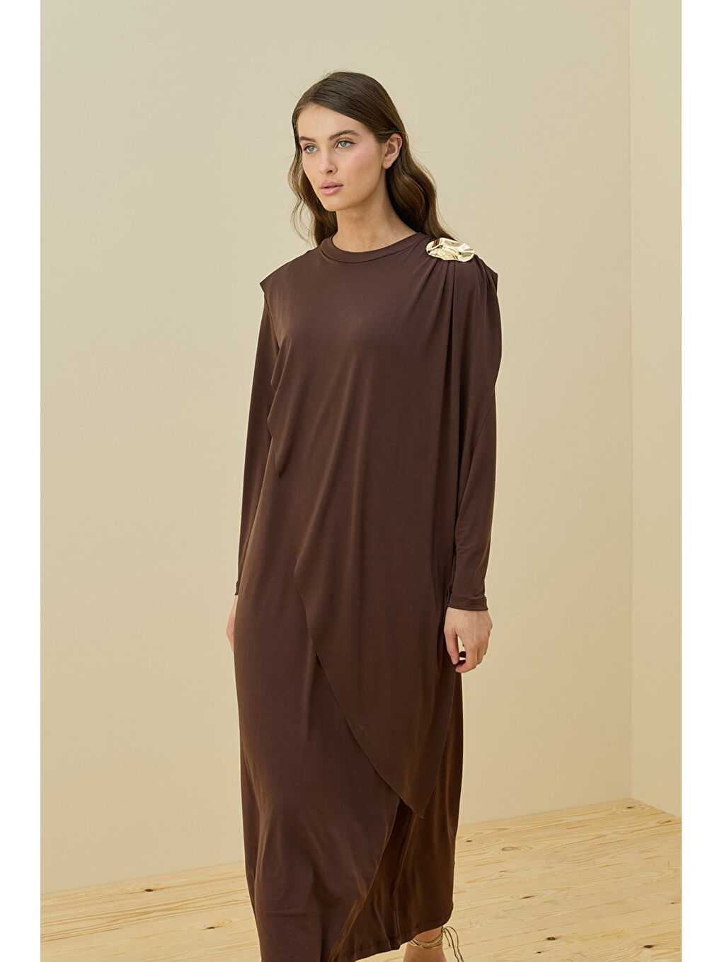 Çıkarılabilir Broş Detay Kuşaklı Doha Elbise 1654 Kahverengi-1