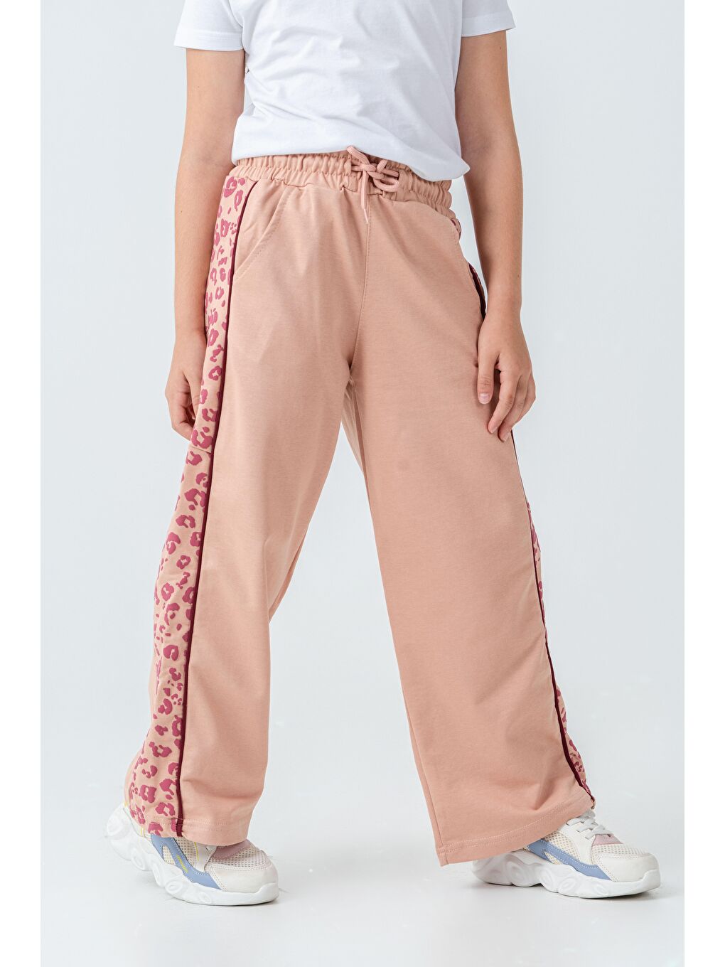 Pembe Yan İki Parça Boydan Baskılı Kız Çocuk Eşofman Altı-2