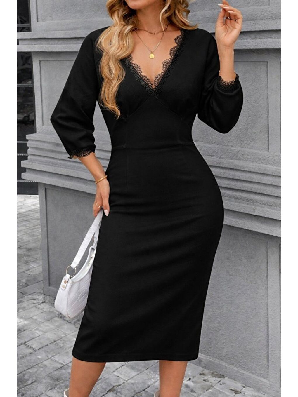 Siyah Kadın Fakir Kollu V Yakalı Dantel Detaylı Midi Janjan Krep Elbise