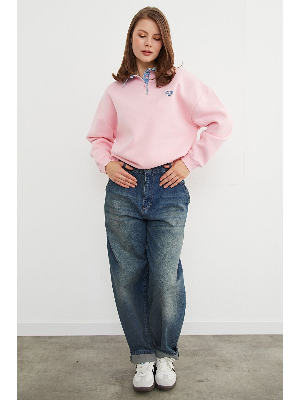 Pembe 3 İplik Kalp Nakışlı Polo Yaka Denim Detaylı Sweatshirt-2