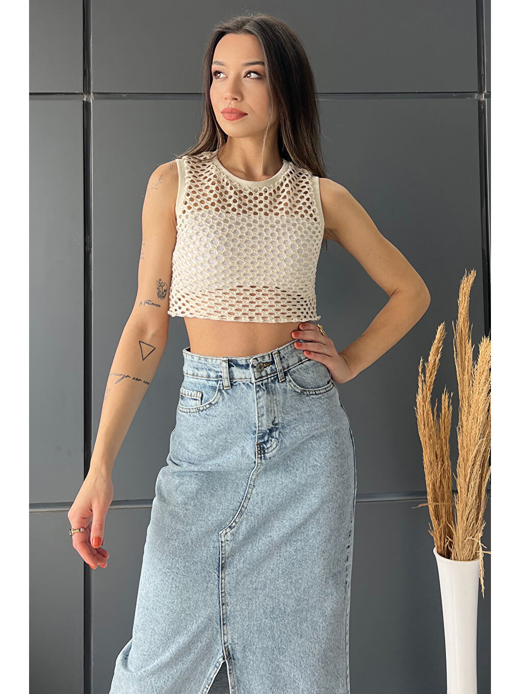 GÜLSELİ Bej Bisiklet Yaka File Kadın Crop Top Örme Süveter