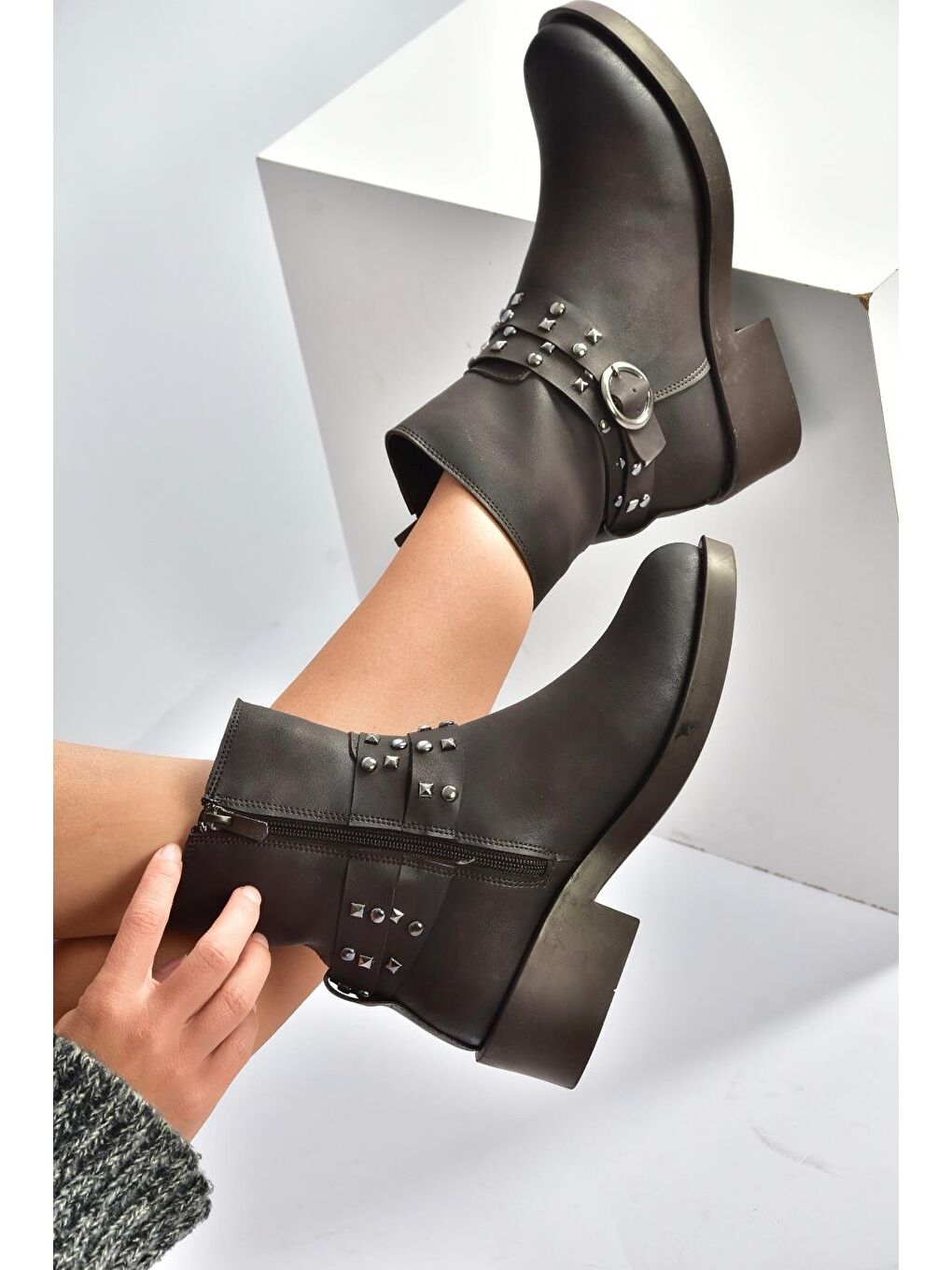 Kahverengi Kadın Bot V674121209-3