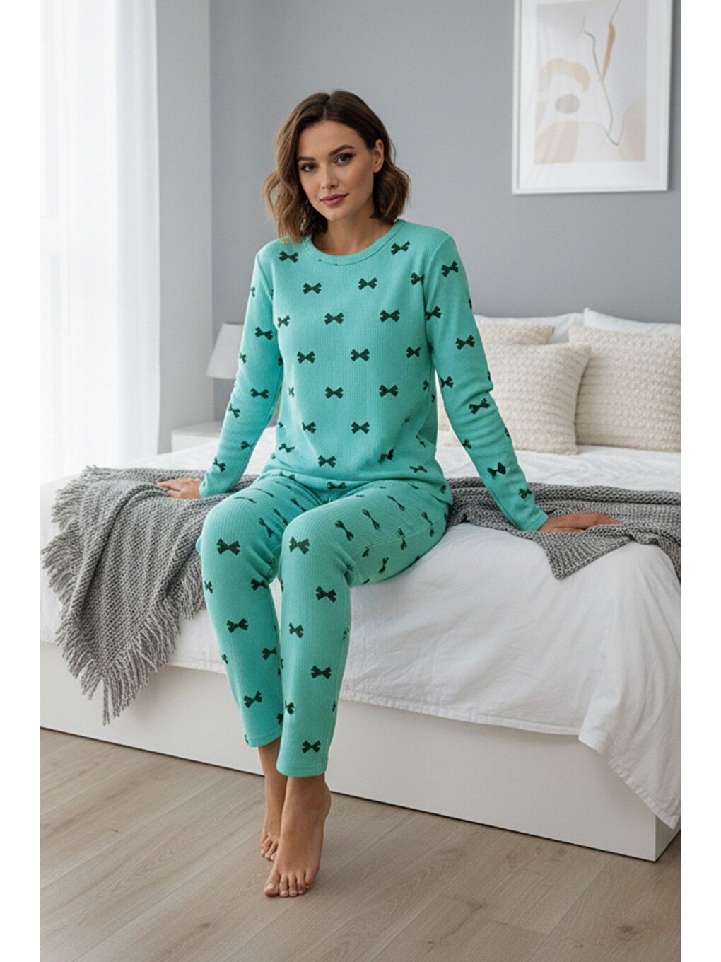 Yeşil Puantiye Desenli Bisiklet Yaka Pijama Takımı-1