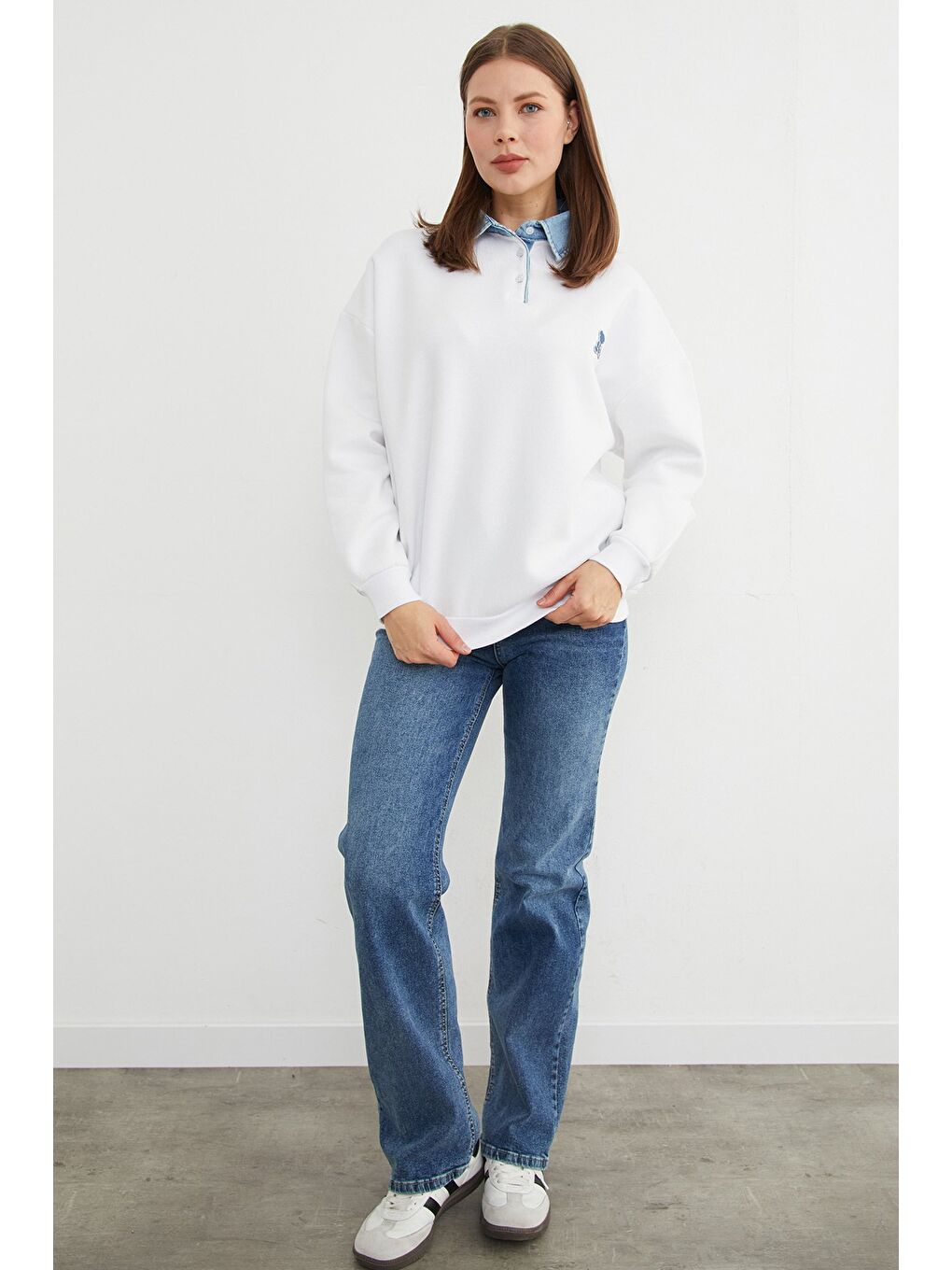 Beyaz 3 İplik Ayıcık Nakışlı Polo Yaka Denim Detaylı Sweatshirt-2