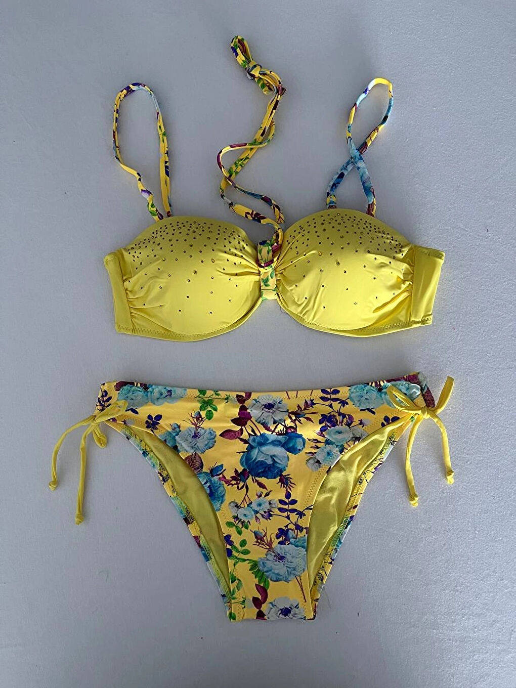Kadın Sarı Taş İşlemeli Astarlı Bikini Takım HZL25S-LC208-1