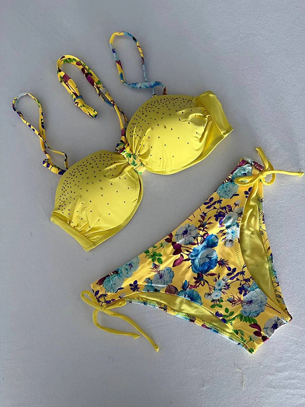 Kadın Sarı Taş İşlemeli Astarlı Bikini Takım HZL25S-LC208-2