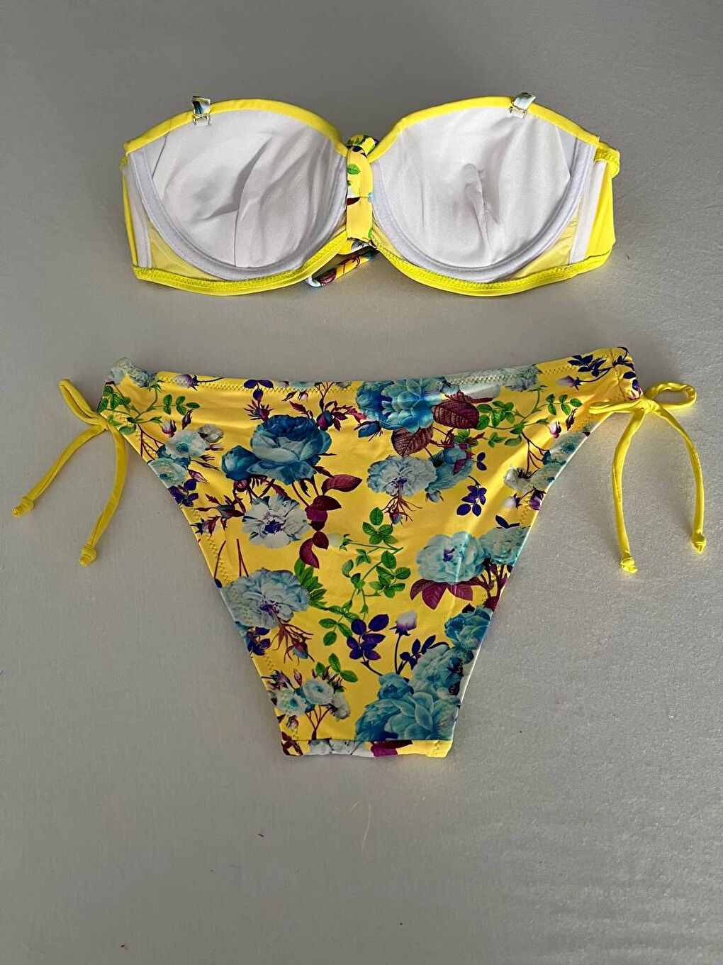 Kadın Sarı Taş İşlemeli Astarlı Bikini Takım HZL25S-LC208-3