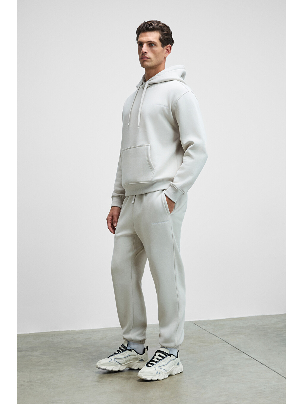 Scarn Erkek Pamuklu İçi Polarlı Nakışlı Kapüşonlu Relaxed Gri Sweatshirt-3