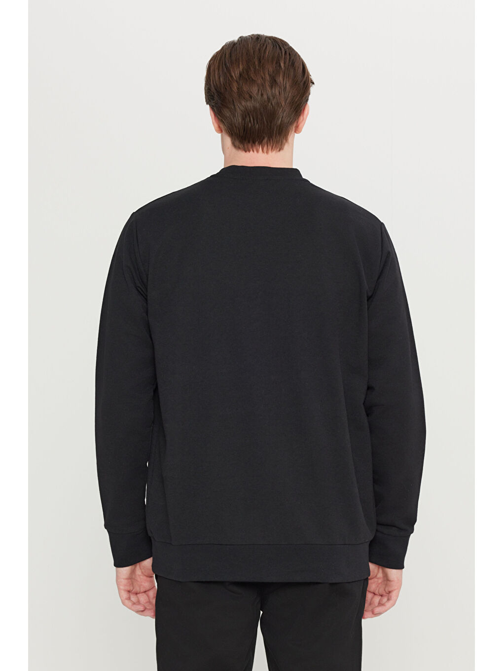 Erkek Siyah 2 İplik Pamuklu Standart Fit Normal Kesim Bisiklet Yaka Sweatshirt-4