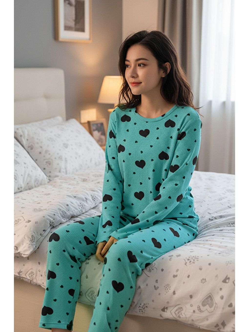 Siyah Puantiye Desenli Bisiklet Yaka Pijama Takımı-1