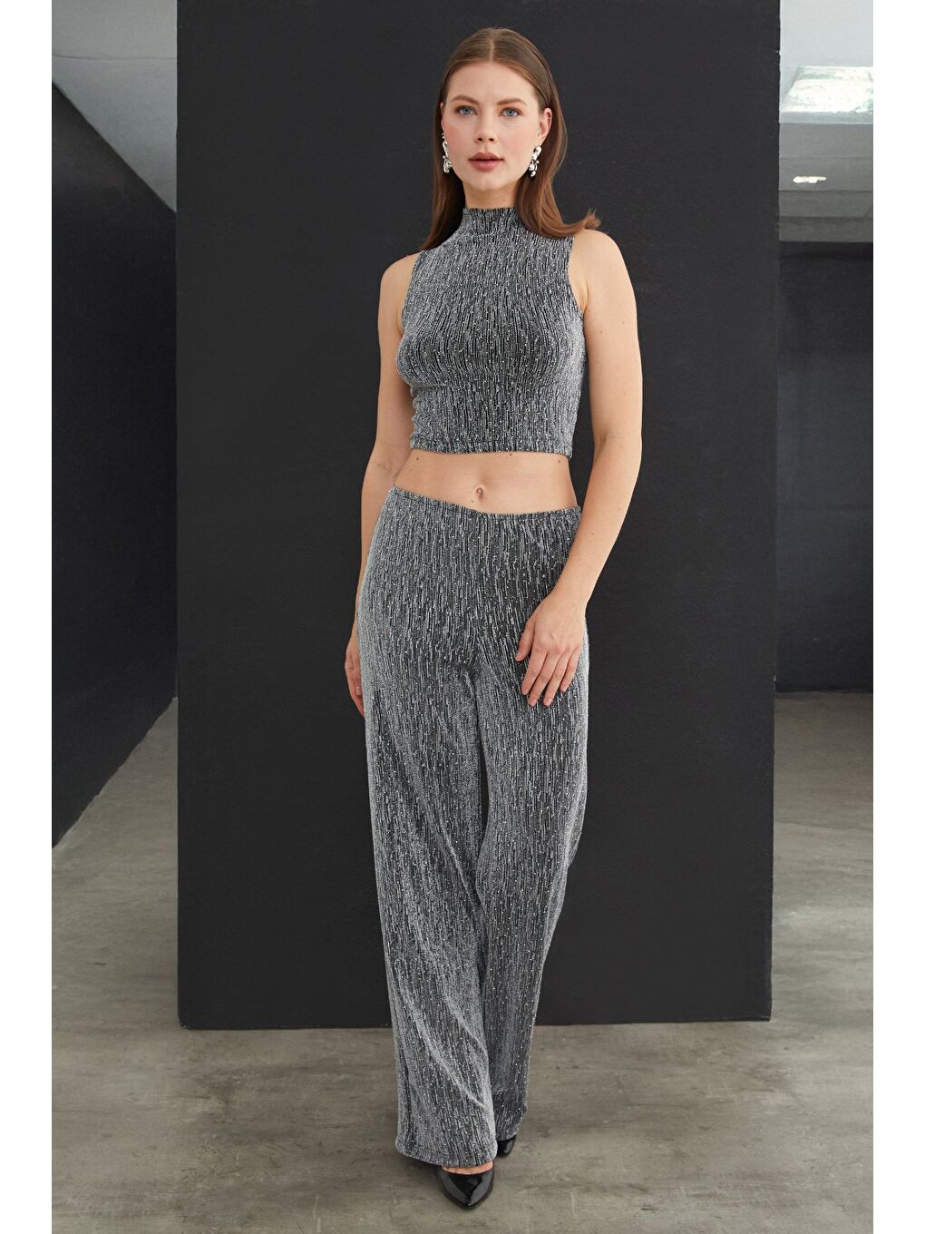 Gri Beli Lastikli Taşlı Ve Simli Palazzo Pantolon