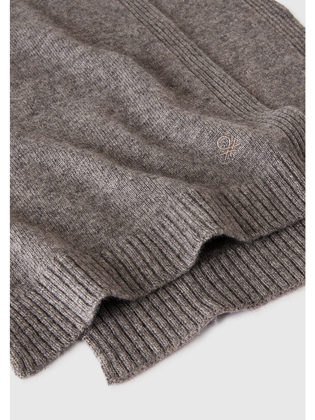 Gri Kadın Antrasit Melanj Yün ve Kaşmir Karışımlı Logo Detaylı Ribanalı Atkı-1