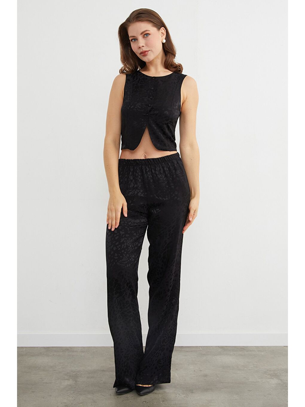 Siyah Leopar Desenli Saten Yelek Pantolon Takım-3