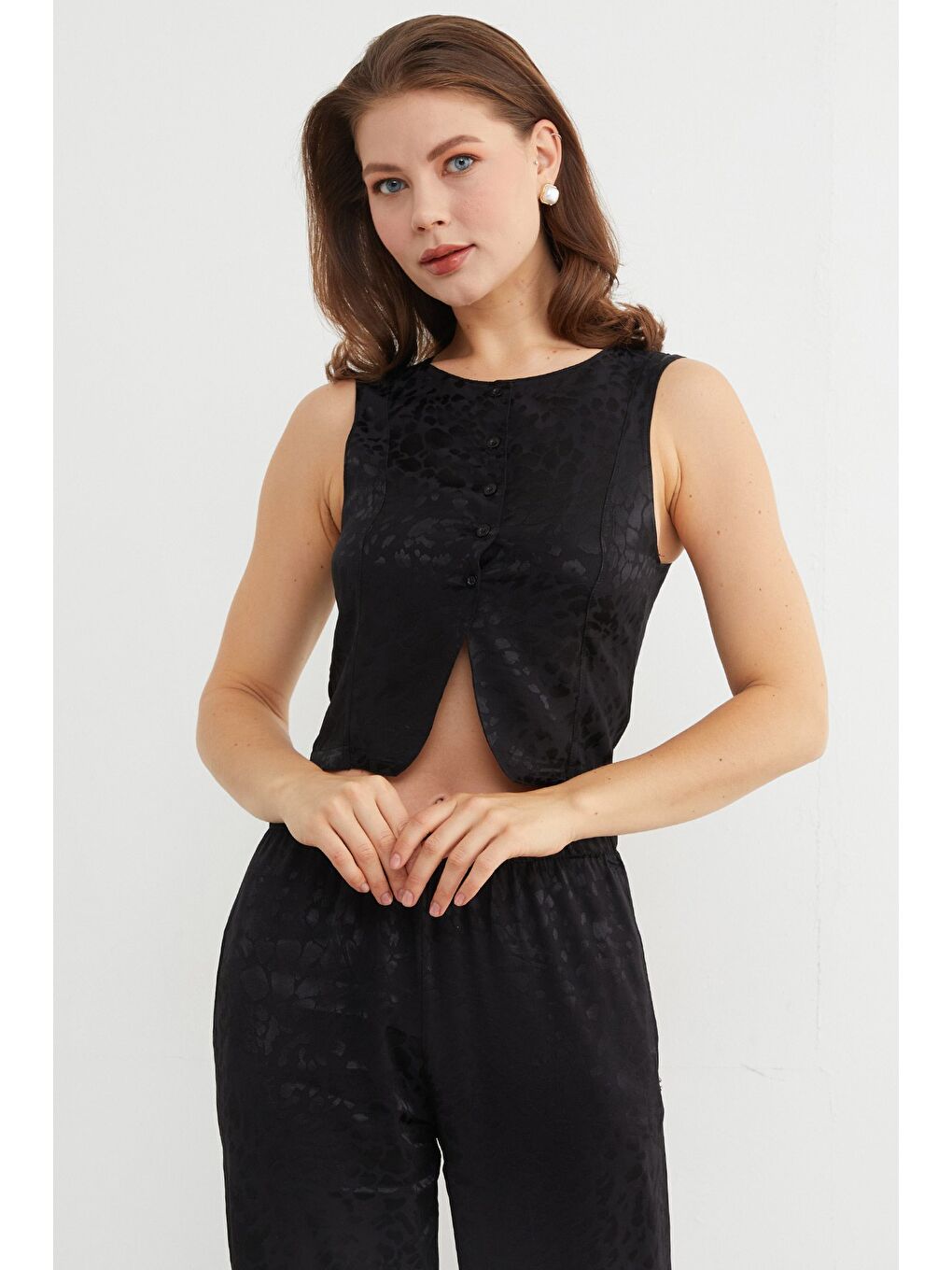 Siyah Leopar Desenli Saten Yelek Pantolon Takım-4