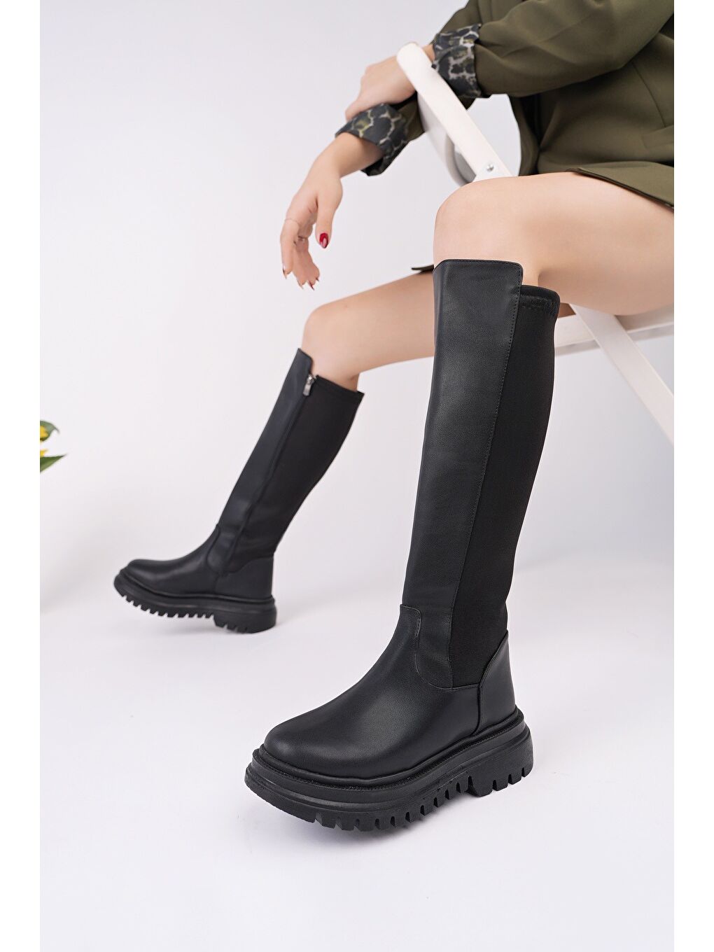 Siyah NEROX Kalın Taban Streç Detaylı Fermuarlı Kadın Çizme-2