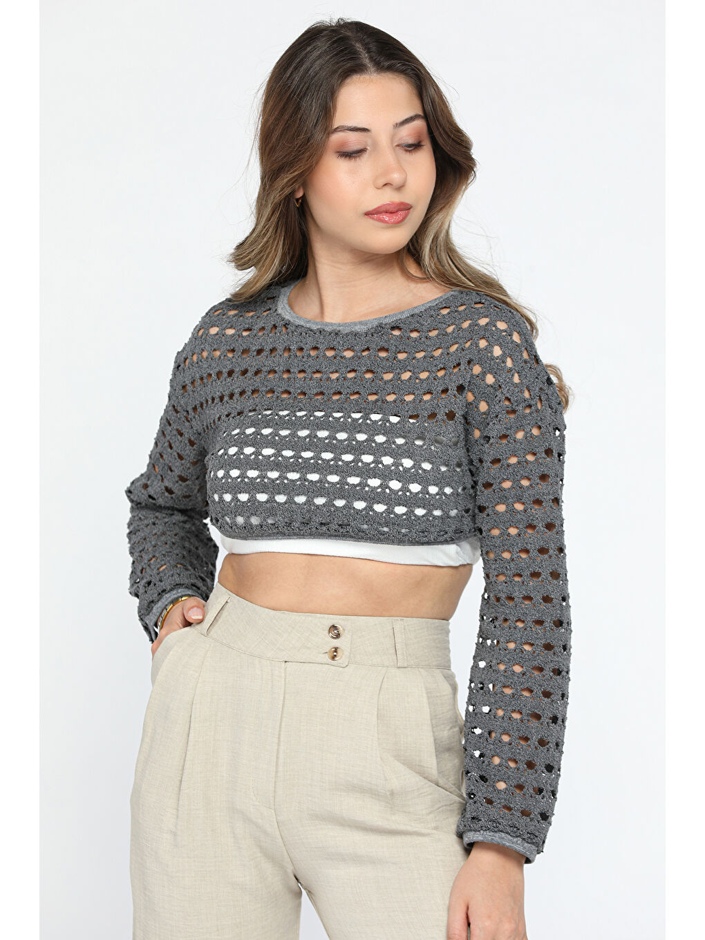 GÜLSELİ Antrasit Bisiklet Yaka Ajurlu Uzun Kol Crop Top Triko Bluz - 1