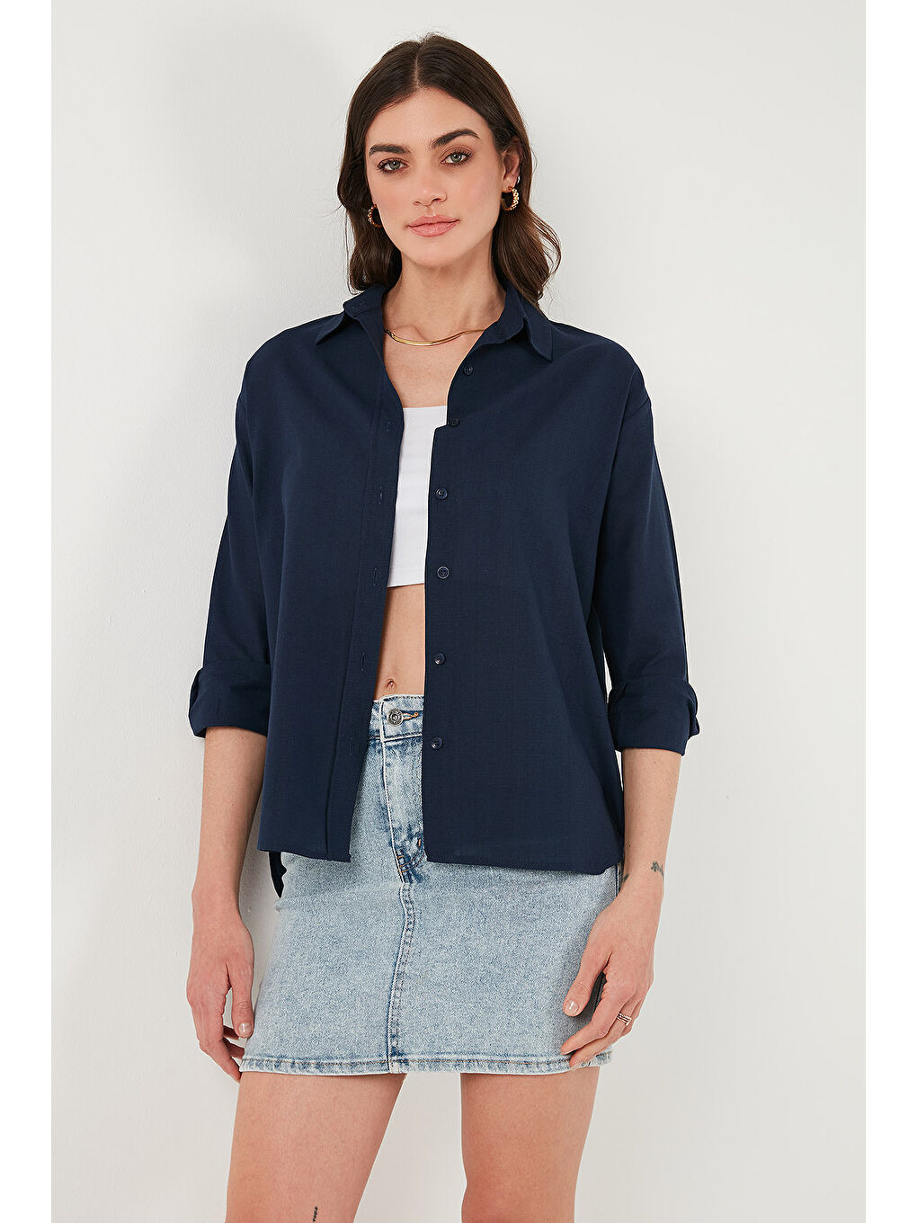 Lacivert Keten Ve Pamuk Karışımlı Regular Fit Önü Kısa Arkası Uzun Kadın Gömlek 6772853-5