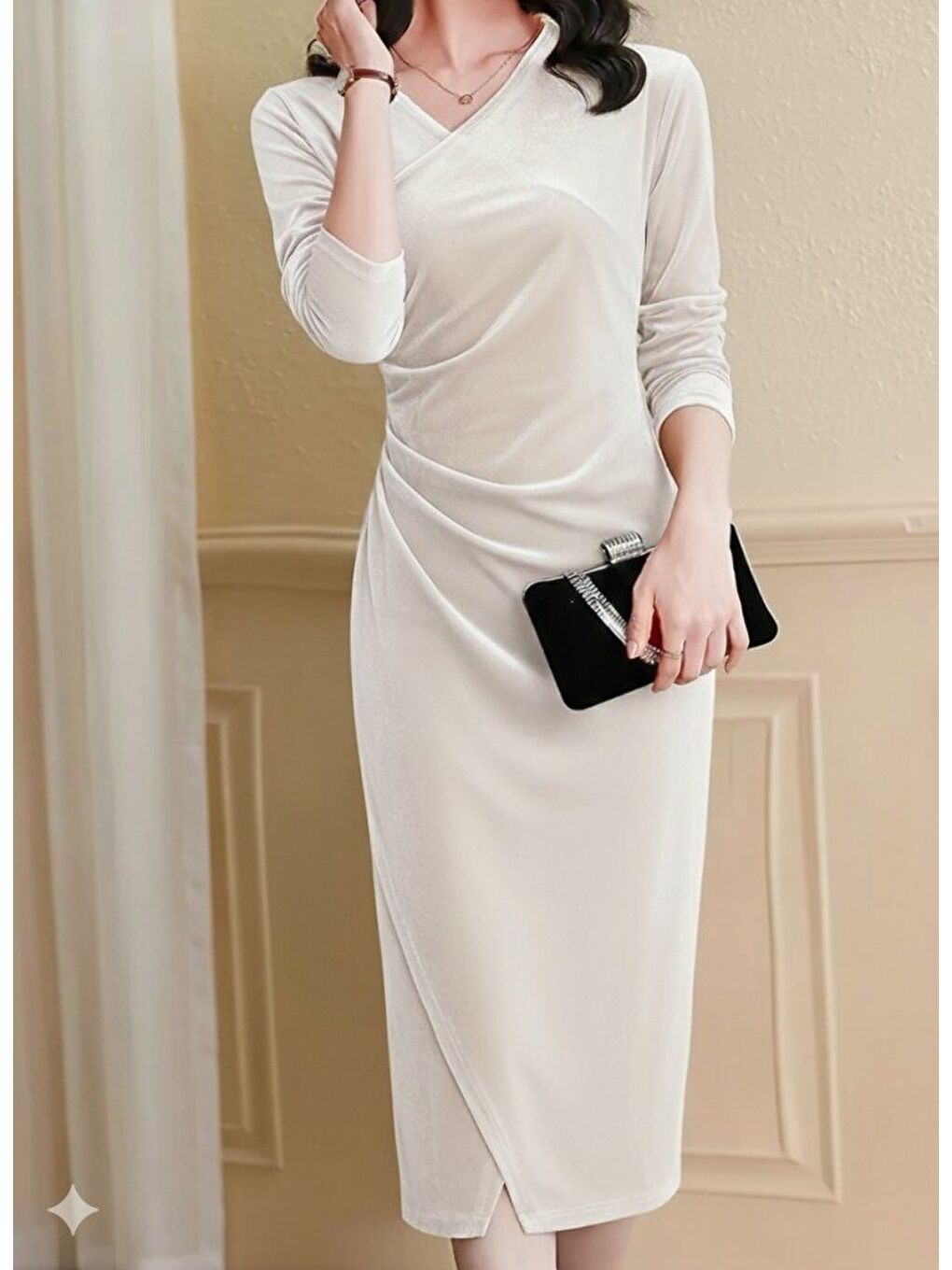 Bej Kadın Uzun Kollu Kruvaze Yakalı Yandan Büzgülü önden çapraz Detaylı Midi Kadife Elbise-3