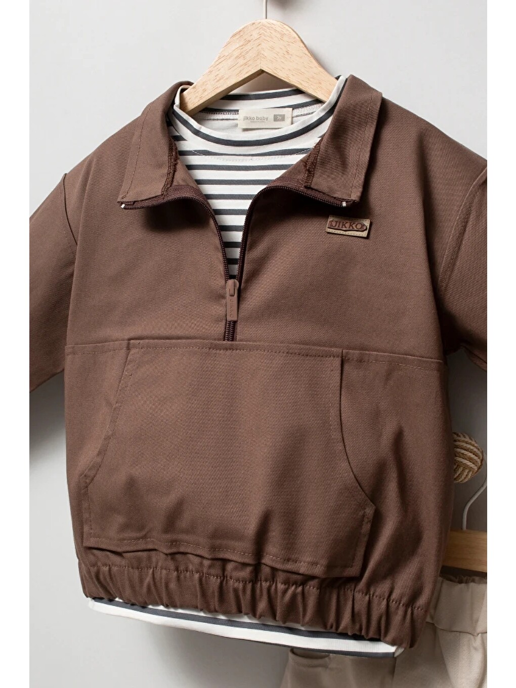 Kahverengi Erkek Çocuk Yarım Fermuarlı Sweatshirt, Çizgili Tişört Ve Jogger Pantolon 3’lü Takım 9112-3