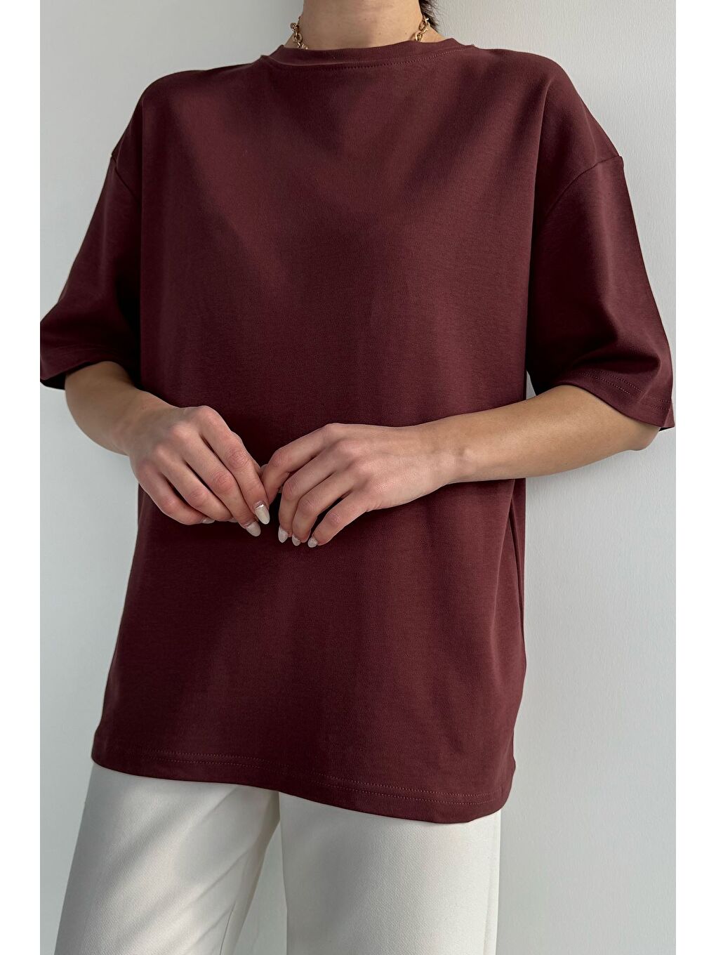 Kahverengi Kadın Bisiklet Yaka Oversize Basic Tişört-2