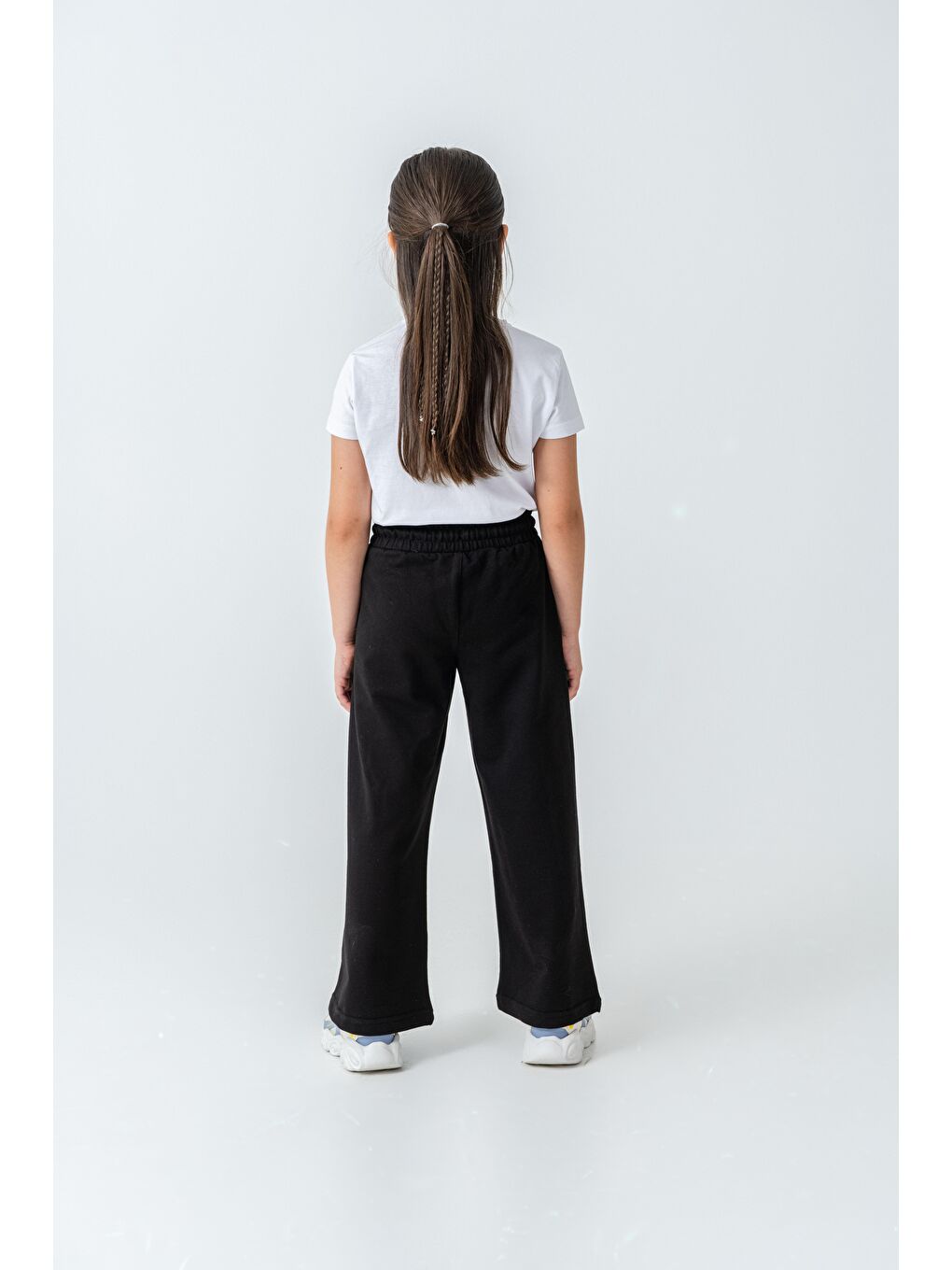 Siyah Yanlar Grogren Şeritli Bol Paça Önü Baskılı Kız Çocuk Eşofman Altı-4