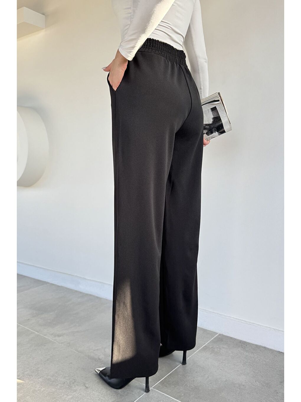 Siyah Kadın Bel Lastikli Çimalı Bol Paça Pantolon-2