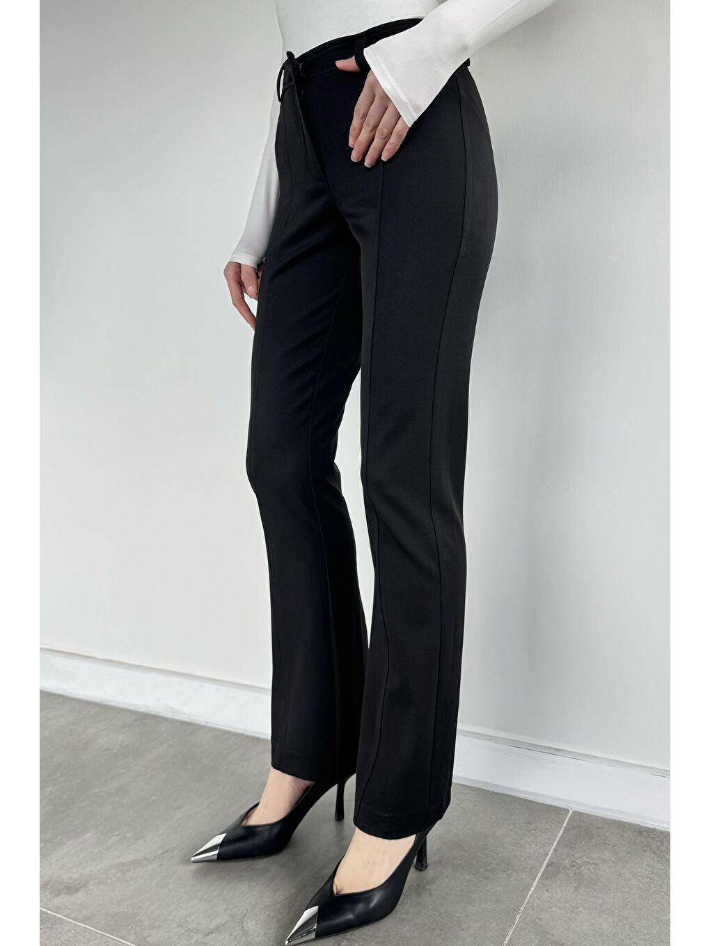 Siyah Kadın Çimalı Yırtmaç Detaylı Pantolon-1
