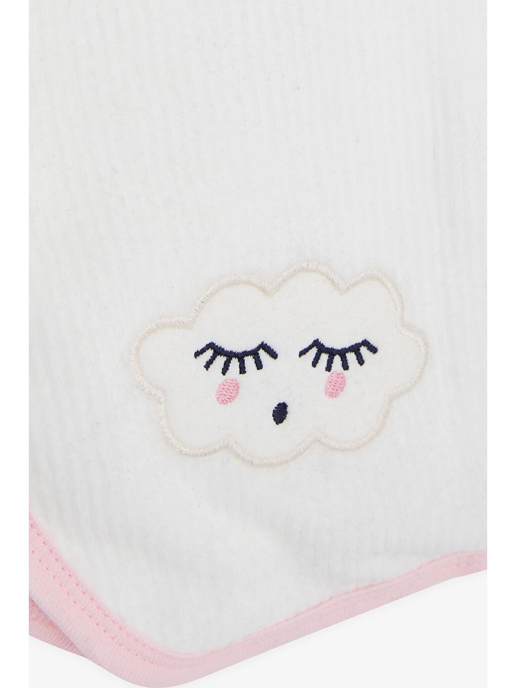 Yenidoğan Bebek Battaniyesi Kadife Sevimli Bulut Baskılı Ekru (77 X 88 Cm)-1