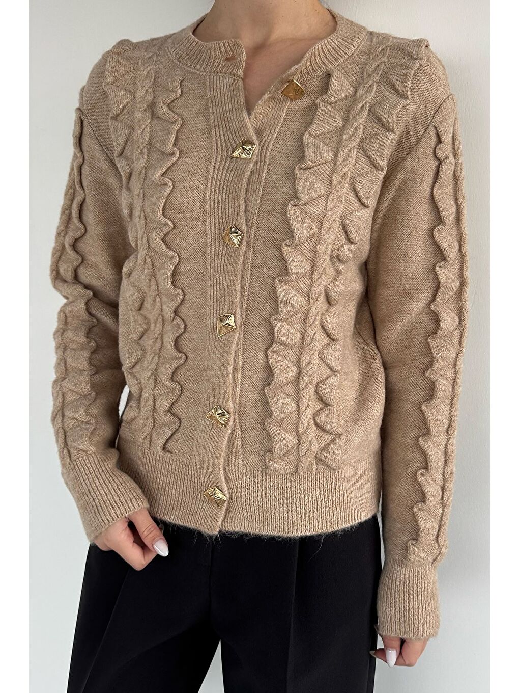 Bej Kadın Gold Düğme Detaylı Triko Hırka-1